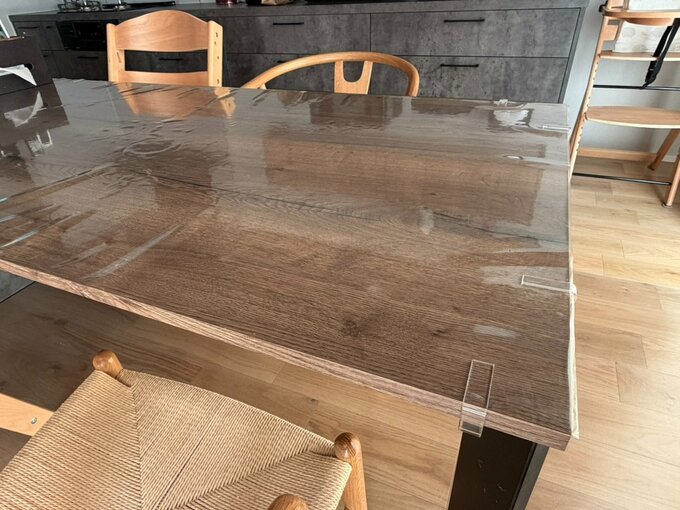 ダイニングテーブルの保護マット