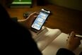 脳科学者が「16歳未満はスマホ禁止」にしたい理由。子どもの脳を守るために親にできることは