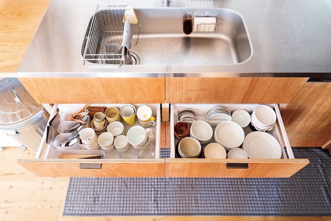 傷もなくキレイな食器棚 家具 傷なし食器棚の組み合わせ キッチン収吶