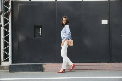 たくさん歩いてもやせにくい人の習慣。大股や腕を振るのはNG