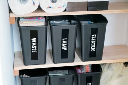 おしゃれなラベリングのやり方！黒バックに白文字、昭和っぽいレトロ書体などの活用テクも！