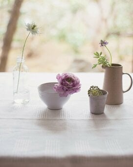 あきビンやピッチャーでできる！簡単で美しい花の飾り方