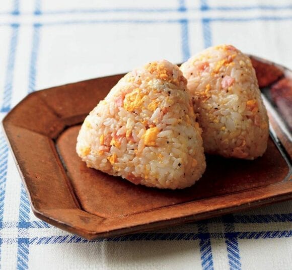 ベーコンエッグおにぎり