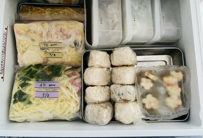自家製冷食のある冷凍庫