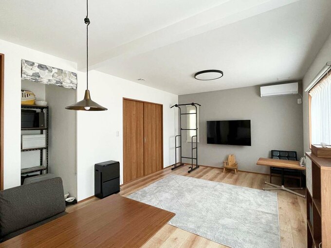 引き戸を閉めているLDK