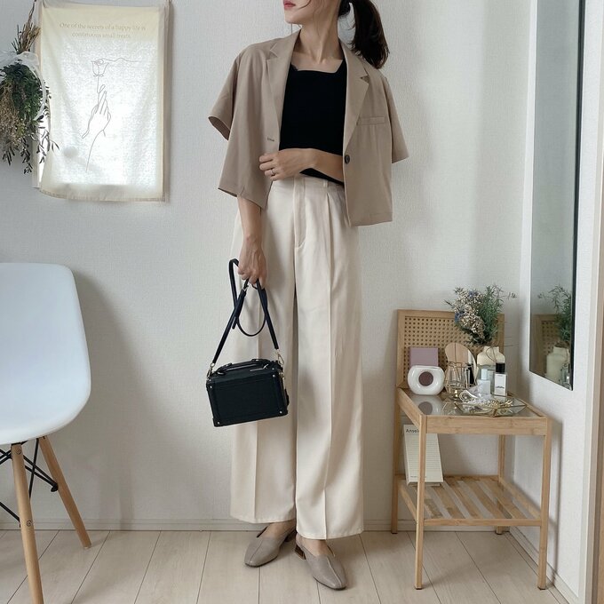 ジャケットと合わせてきれいめに