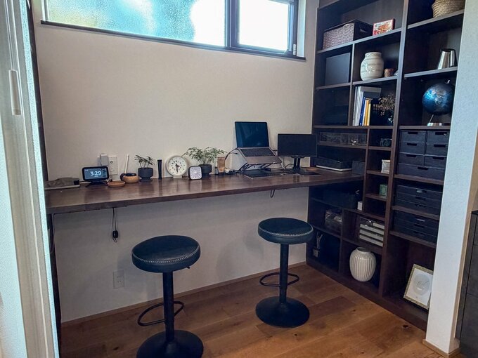 ワークスペースに置かれた椅子