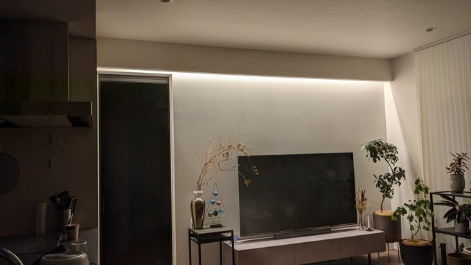 テレビ周辺の間接照明