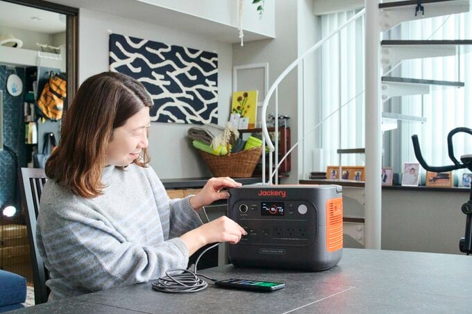 ポータブル電源でスマホ充電