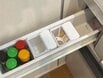 “コンロ横の小さい引き出し”にジャストフィット。110円「調味料ストッカー」で砂糖と塩をすっきり収納できる