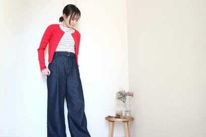 この春夏に活躍する「GUのデニムワイドパンツ」。合わせやすくサラッと履きこなせる