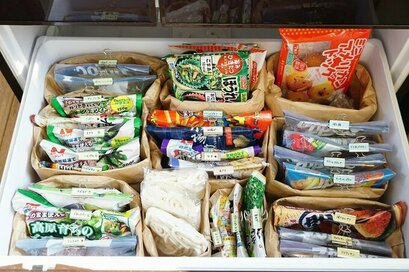 セリアの万能収納ケース。形が変わるから、買う前に寸法を測らなくていい！