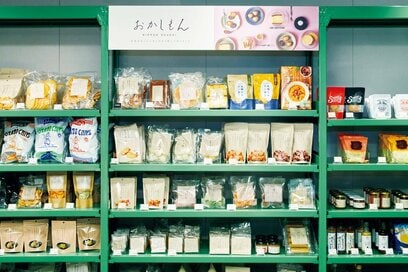 「スリーコインズの食品コーナー」がすごい。高級スーパーさながらの充実度