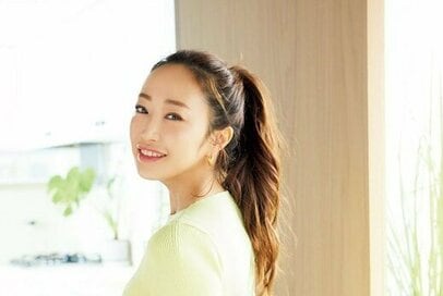 47歳・神崎恵さん流“疲れない”友達づき合い。「ひとりの方がラク」と気づいてやめたこと