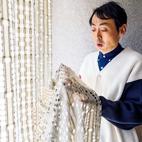 玄関のガラス戸のカーテン代わりに使われていた布