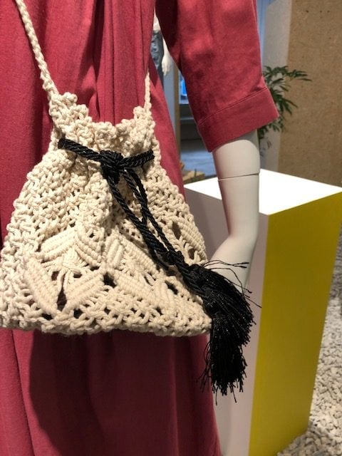 マクラメ編みミニバッグ