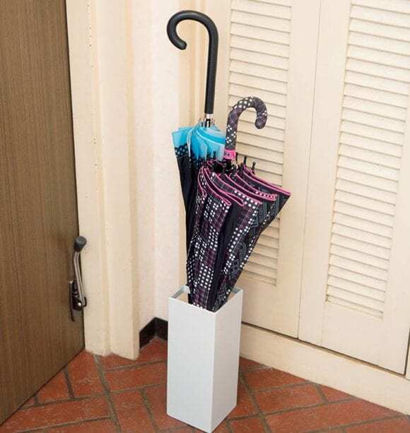 傘立ては雨の日だけ出して、普段はタタキをすっきりキープ