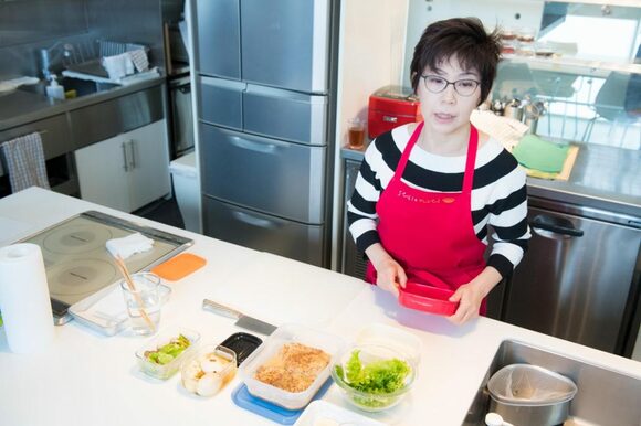 お弁当づくりをレクチャー