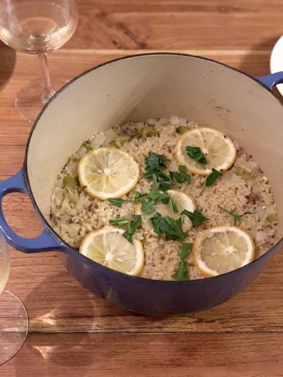 レモンの輪切りをのせて炊き上げます