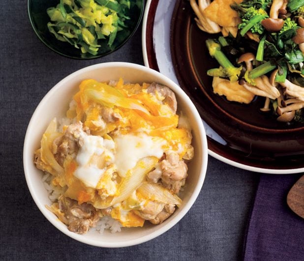 【鶏モモ肉のキット＋タマネギ×長ネギのキット＋卵でとろとろ親子丼