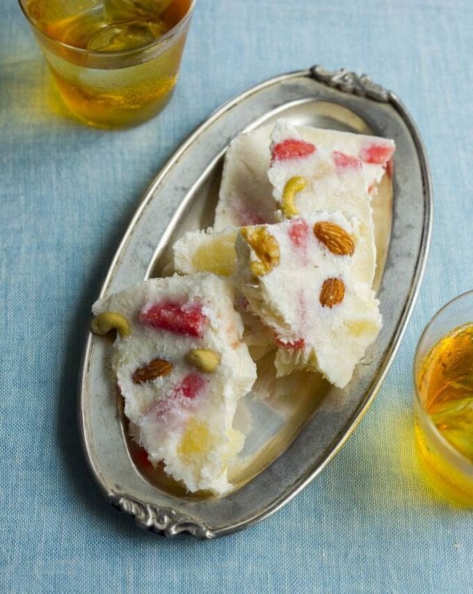 フルーツとナッツのヨーグルトバーク