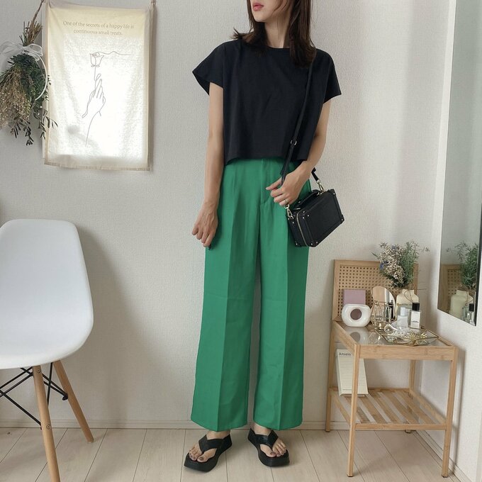 トップスを着まわしてカラーコーデ