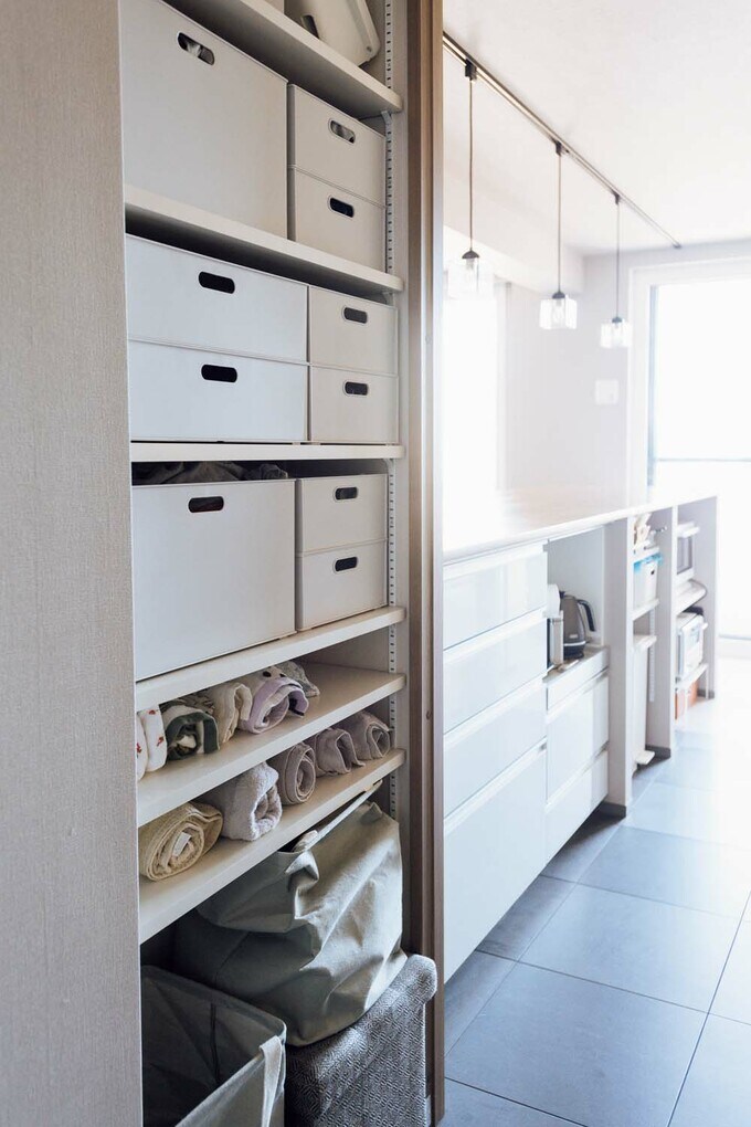 洗面室側からキッチンを見たところ