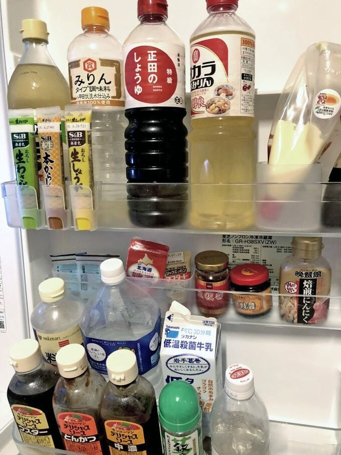 奥の小さなポケットに収納