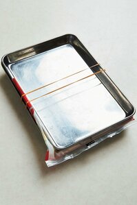 バット2つではさんで冷凍