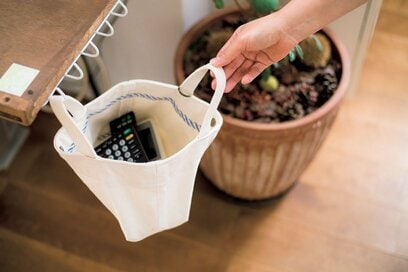 袋を使って、自動的にリビングが片づいた！ボックス収納以上に頼れます