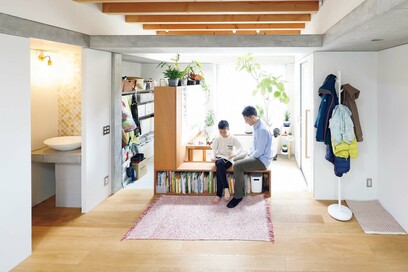 土間と一体のリビングで「遊ぶ＆学ぶ＆ご近所づき合いする」家