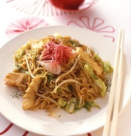 ＜モヤシのイカ焼きそば＞1袋まるごと入れてかさまし！