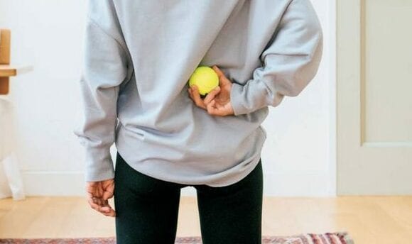 ボールを背中に