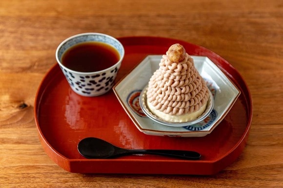 洋菓子を和のお盆と器に合わせて