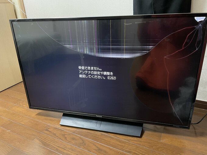 壊れたテレビ