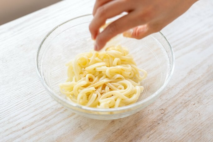 ごま油を入れる