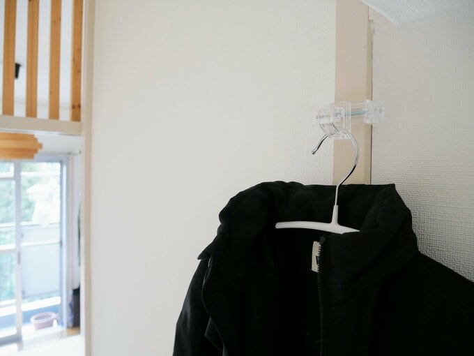 縦にも横にもはさめるかもいフック