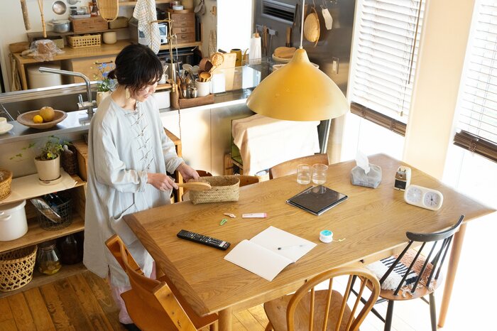 片付けは「朝の5分」で大丈夫。カゴに入れるだけなので苦にならない