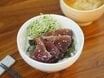 秋のカツオでつくる“絶品丼ぶり”レシピ。漬けてのせるだけ、ブロッコリースプラウトが相性抜群