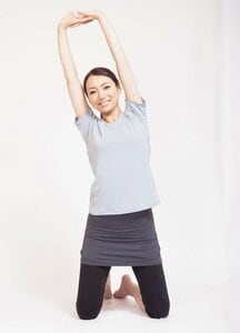 力を抜いて、反対側も同様に行う