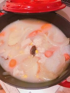 鶏つくねと冷蔵庫の残り物でつくった白湯スープ