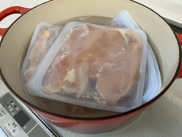 「捨てない」シリコーン保存袋で鶏ハム＆パスタ調理。オーブンも使える