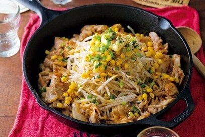 山本ゆりさんの「豚モヤシ炒め」レシピ。簡単なのに外食気分でおいしい＆楽しい