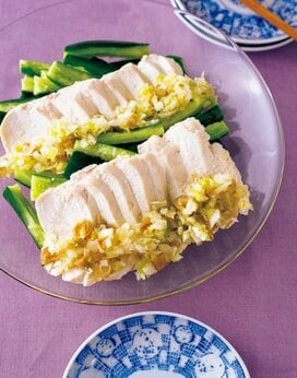 電子レンジでやわらか「蒸し鶏」レシピ。高タンパク・低カロリー