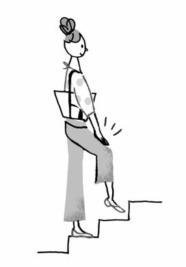 電車のつり革は指2本を中心に握る！疲れにくい体の使い方