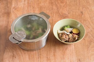 残ったおかずを保存容器に移し替えない