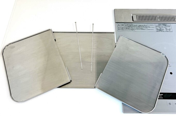 コンロガードを分解しているところ