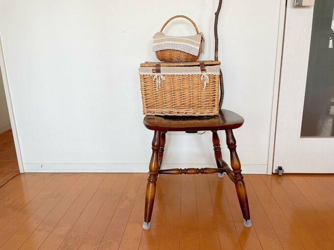 ものを置く台としてリビングで再利用