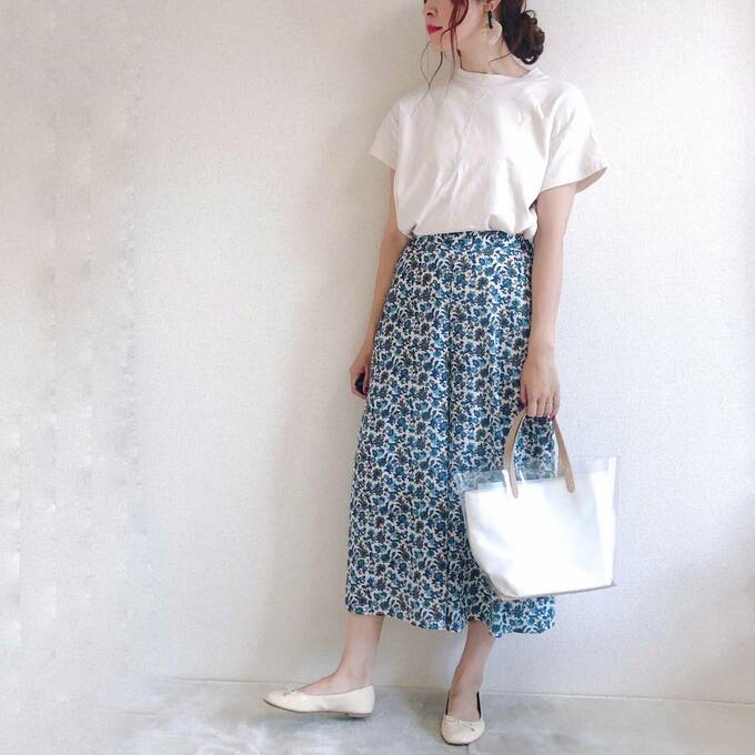 シンプルなTシャツと合わせてもかわいくまとまる!