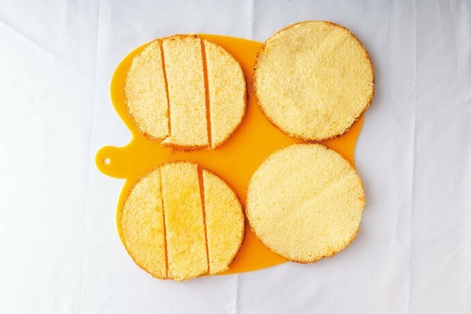 プリン入りドームケーキの調理過程